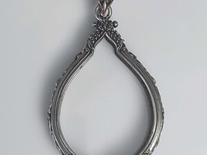 NAMO1Whitebrass amulet casing inner screen size 30x44mm