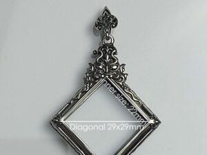 SQREWhitebrass Square amulet casing inner screen size 22x22mm, Diagonal inner size: 29x29mm
