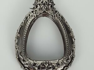 PIDTA1Whitebrass Phra Pidta amulet casing 26x31mm