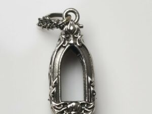 PRKM2Whitebrass Mini Prok Makham amulet casing inner size 6x14mm