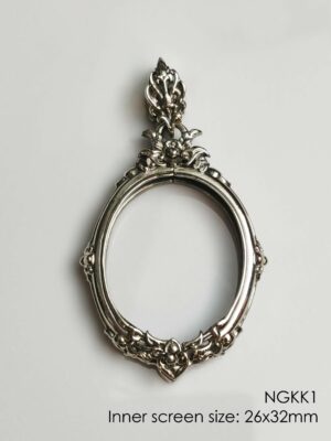 NGKK1Whitebrass Oval amulet casing inner size 26x32mm