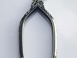 NKPR3Whitebrass Nakprok amulet casing 30x55mm