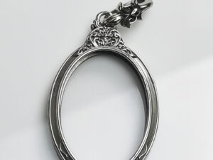 OVAL5Whitebrass amulet casing inner screen size 25x35mm