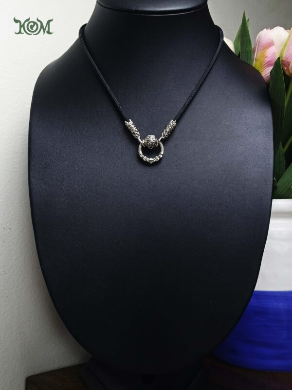 KOM Dahlia Whitebrass necklace with Click-Lock Spring for short wearing - Image 8