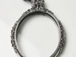 NATYAWhitebrass oval amulet casing 34x40mm