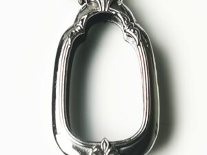 WES8Whitebrass Wessuwan amulet casing 18x31mm
