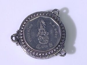 PS3RND5Whitebrass round amulet casing screen size 24mm