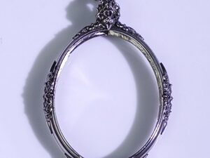 ORH1XLWhitebrass Orahan1XL Oval amulet casing screen size 37x46mm